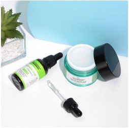 Continuously Hydrated With Hyaluronic Acid Set For Dull Skin